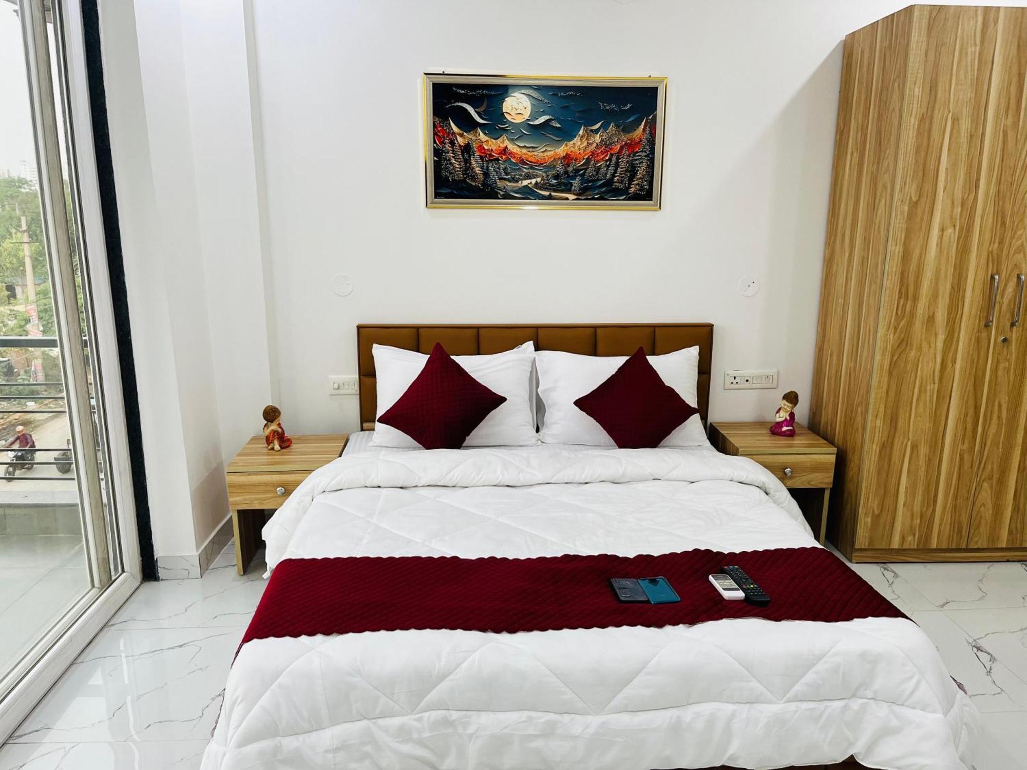 The Lodgers Studio Apartment Infront Of Artemis Hospital Gurugram غورغاون المظهر الخارجي الصورة