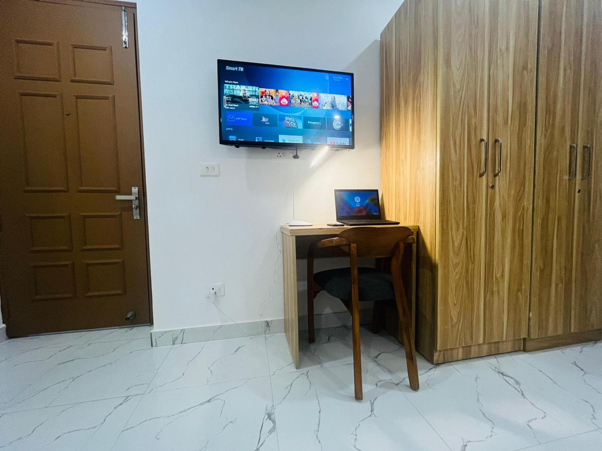 The Lodgers Studio Apartment Infront Of Artemis Hospital Gurugram غورغاون المظهر الخارجي الصورة