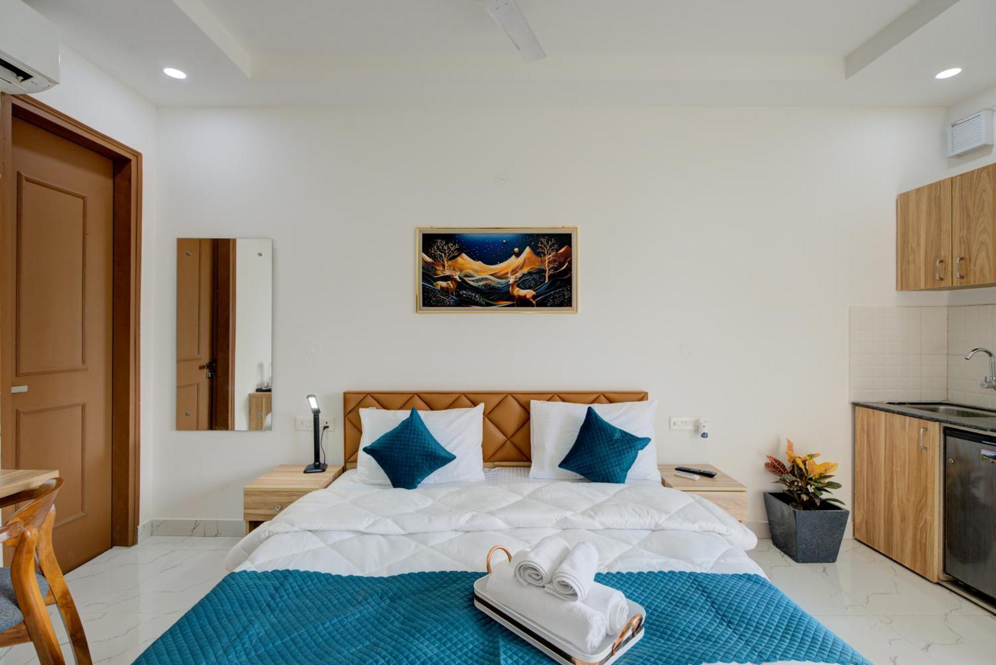 The Lodgers Studio Apartment Infront Of Artemis Hospital Gurugram غورغاون المظهر الخارجي الصورة
