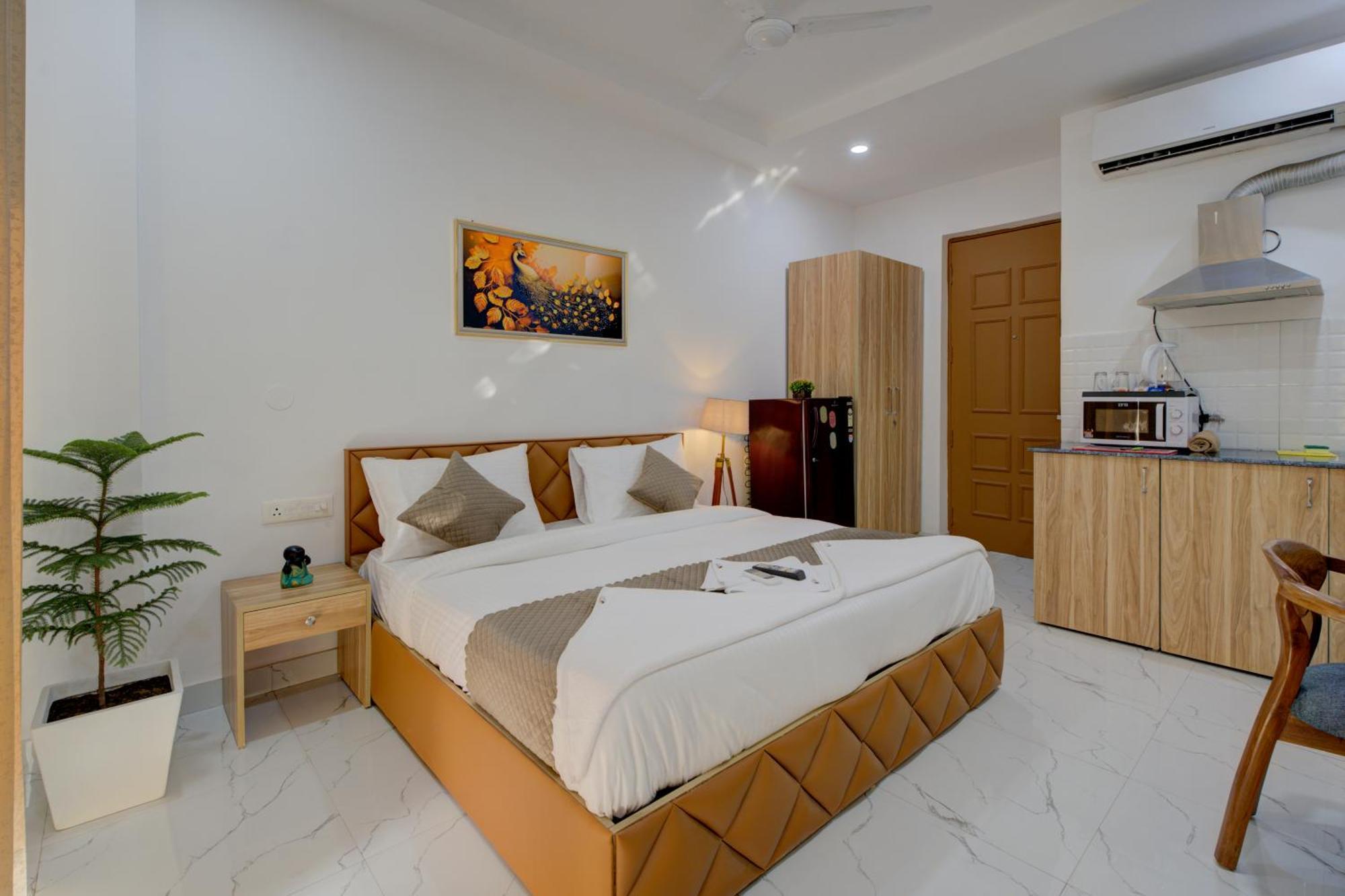 The Lodgers Studio Apartment Infront Of Artemis Hospital Gurugram غورغاون المظهر الخارجي الصورة
