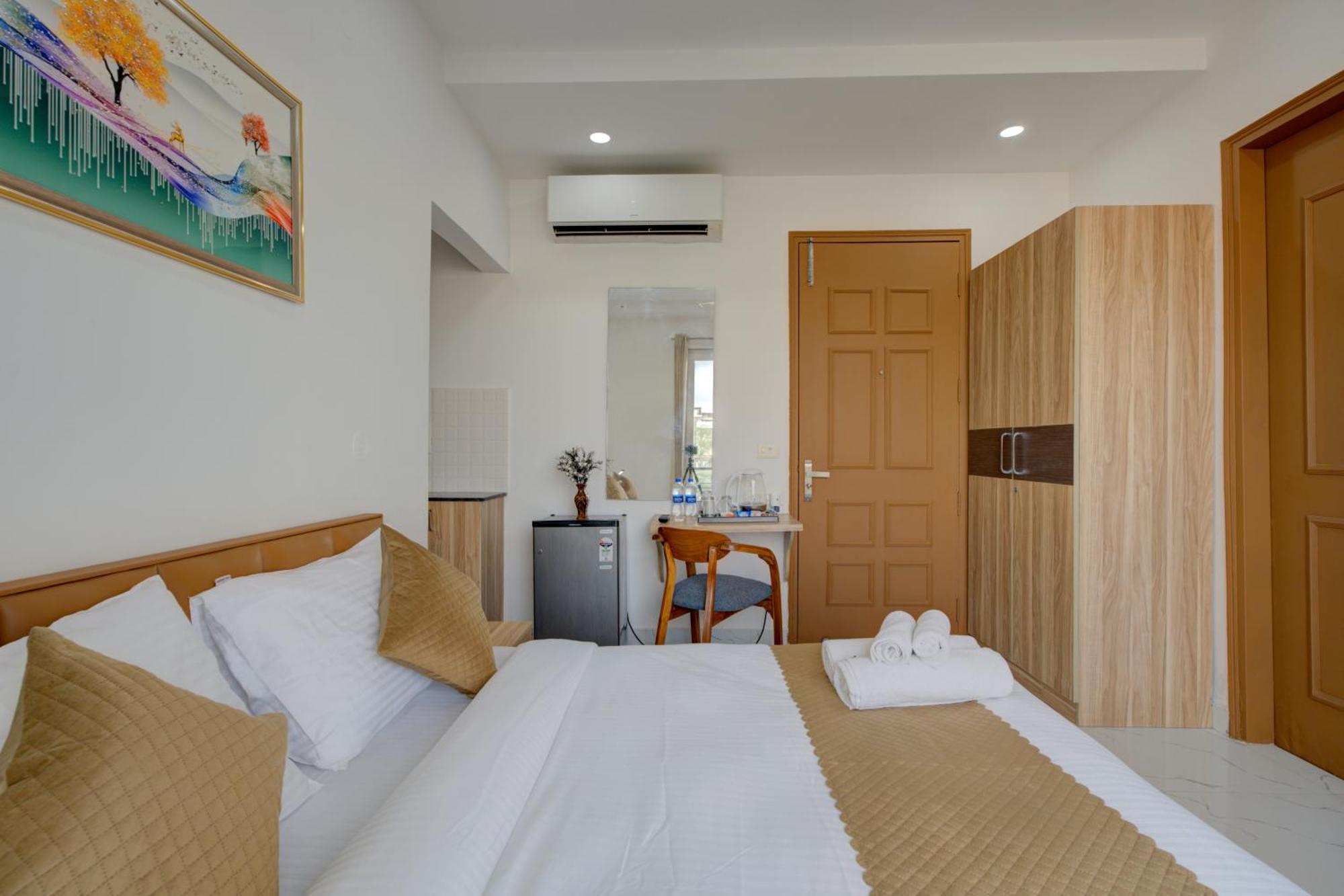 The Lodgers Studio Apartment Infront Of Artemis Hospital Gurugram غورغاون المظهر الخارجي الصورة