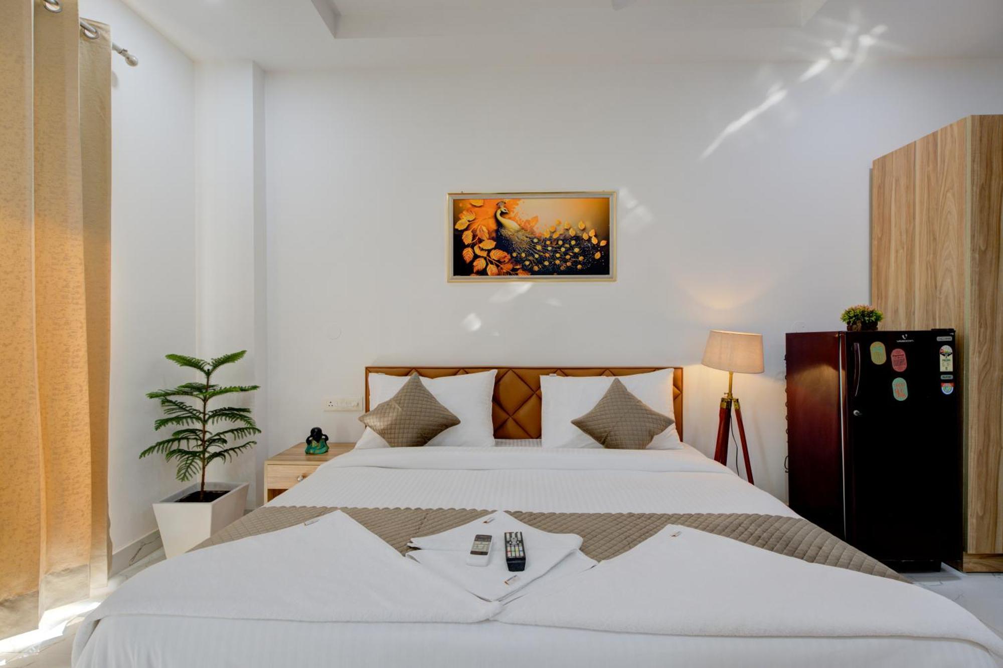 The Lodgers Studio Apartment Infront Of Artemis Hospital Gurugram غورغاون المظهر الخارجي الصورة