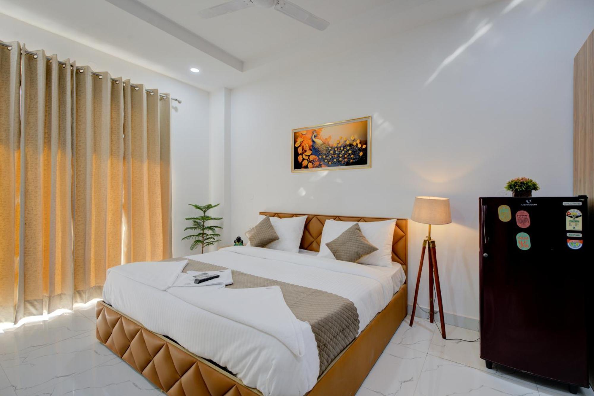 The Lodgers Studio Apartment Infront Of Artemis Hospital Gurugram غورغاون المظهر الخارجي الصورة