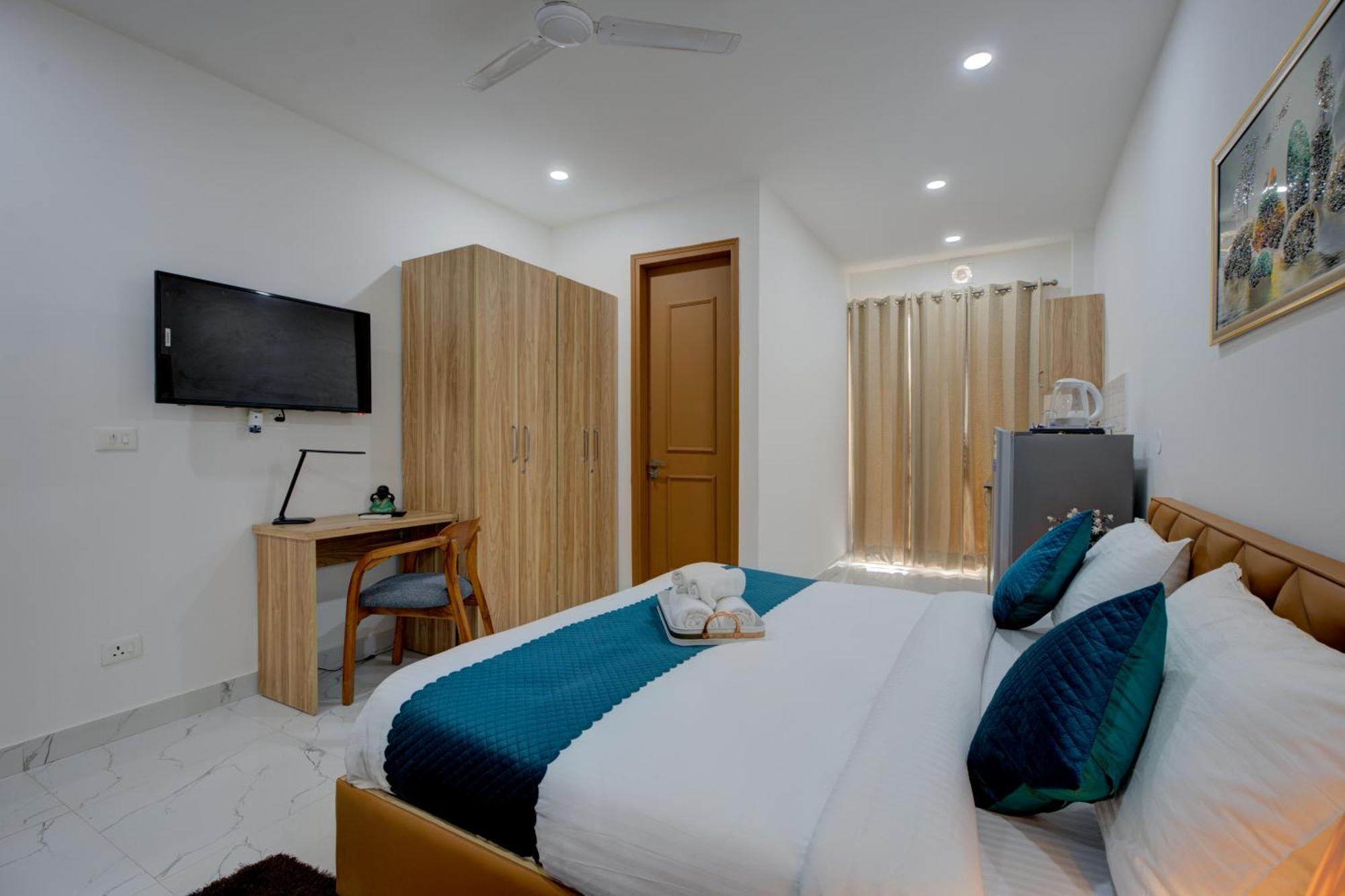 The Lodgers Studio Apartment Infront Of Artemis Hospital Gurugram غورغاون المظهر الخارجي الصورة